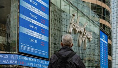 Küresel piyasalar dünkü çöküşün ardından toparlanma eğilimine girdi