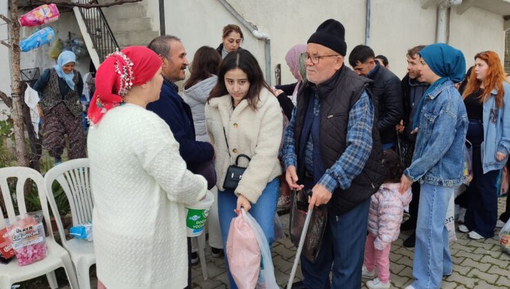 Manisa’da genci yaşlısı bayram şekeri topluyor