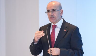 Mehmet Şimşek: Petrol 65 dolarda kalırsa enflasyonda 1-1,6 puanlık alan açılabilir