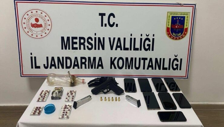 Mersin’de 4 kişiyi silahla araziye götürüp paralarını gasbettiler