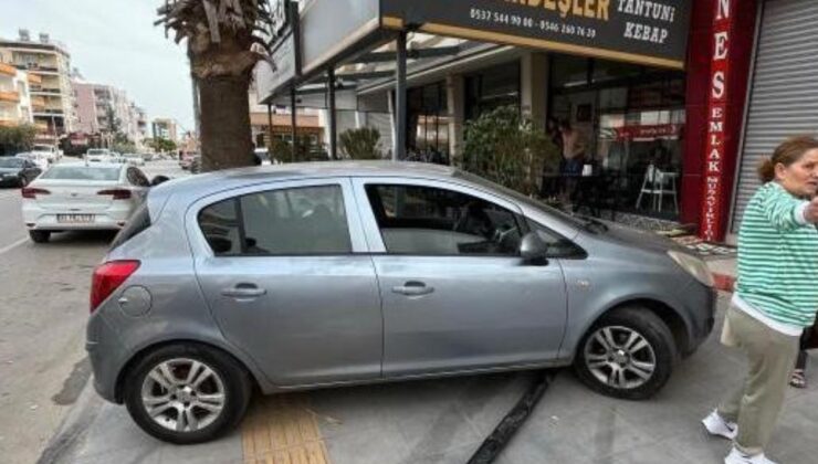 Mersin’de kontrolden çıkan araç kafeye daldı