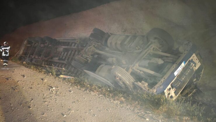 Mersin’de ölüm virajı yine can aldı: Sürücü hayatını kaybetti