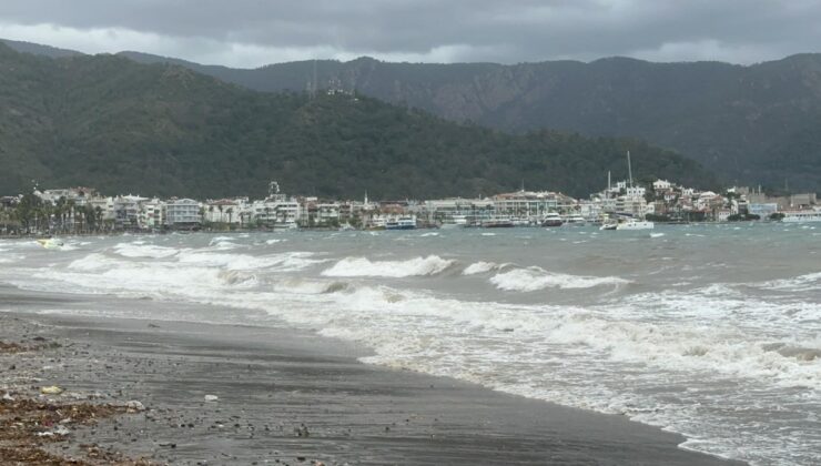 Muğla’da sağanak ve fırtına: Tekneler battı