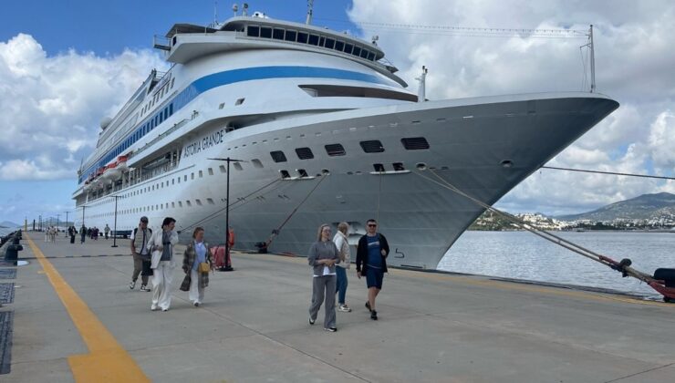 Muğla’ya  sezonun ilk kruvaziyer gemisi ulaştı