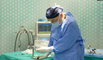 Parkinson hastalarına umut olan tedavi: Beyin Pili ve Akıllı Ses Ötesi