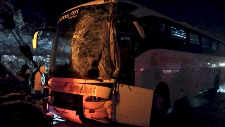 Samsun’da tıra otobüs çarptı: 4 yaralı