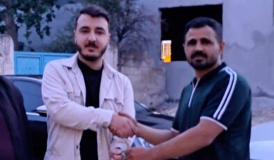 Şanlıurfa’da bulduğu para ve ziynet dolu çantayı sahibine teslim etti