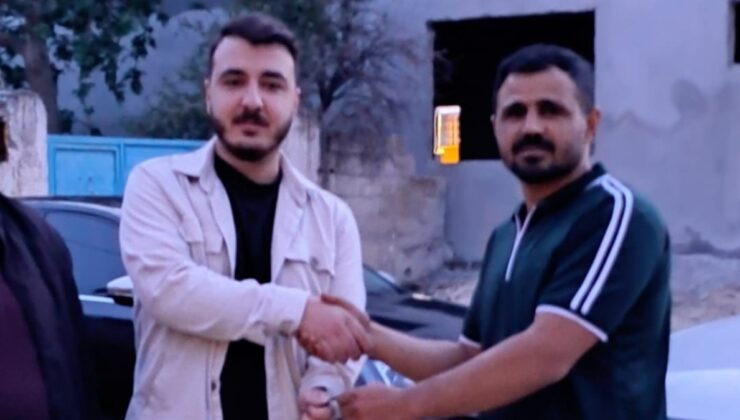 Şanlıurfa’da bulduğu para ve ziynet dolu çantayı sahibine teslim etti