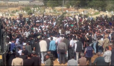 Şanlıurfa’da göçük altında can veren 3 işçi toprağa verildi