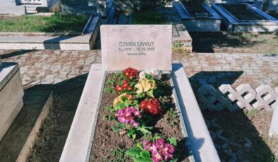 Talat Atilla’dan babasının mezar taşıyla oynayan dizi şirketine tepki