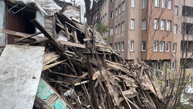 Tekirdağ’da 2 katlı ahşap evde çökme