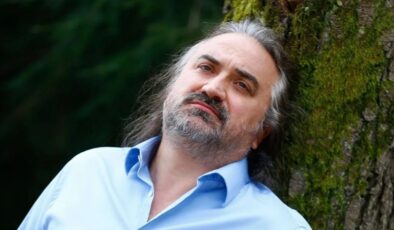 Volkan Konak’ın yıllar önce konserinde söylediği sözler gündem oldu! ”Baba tarafına uysak 58’de öldük”