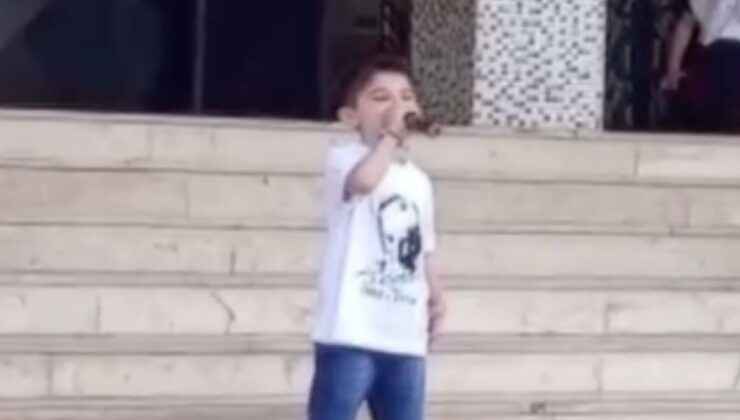Adana’da 23 Nisan merasiminde söylediği müzikle viral oldu