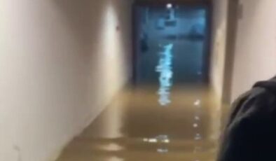 Adana’da sağanak yağış CHP’li belediyeyi de vurdu