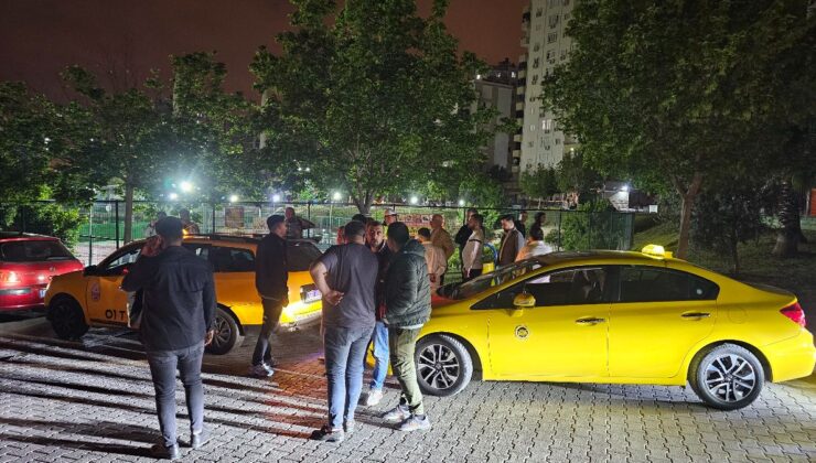 Adana’da taksi şoförü, korsan taksici ve yakınları tarafından darbedildi
