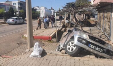 Adıyaman’da arabalar çarpıştı: 6 yaralı