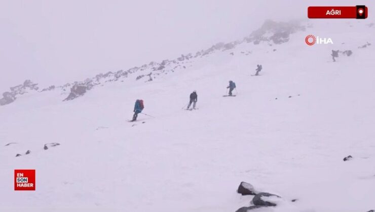 Ağrı Dağı’nın 3 bin 500 rakamında kayak keyfi