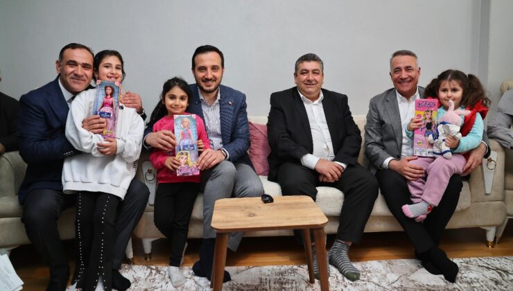 AK Parti İstanbul’dan 2 milyon üyeye kapı kapı ziyaret