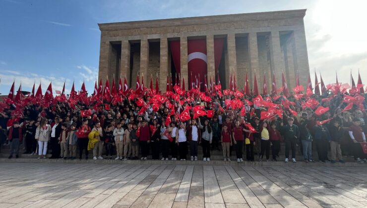 Anıtkabir’i 23 Nisan’da 236 bin kişi ziyaret etti