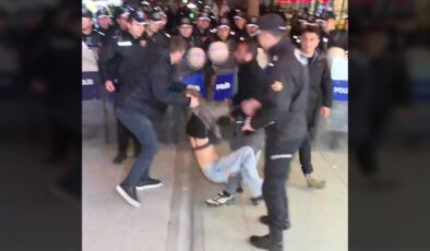 Ankara’da yasa dışı eylem yapan 30 kişi gözaltına alındı