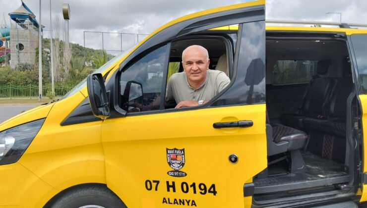 Antalya’da takside unutulan 18 bin 300 euroyu sahibine teslim etti