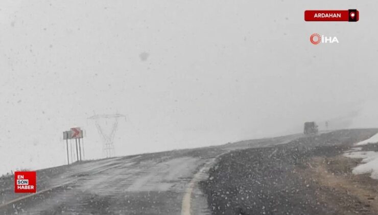 Ardahan’ın yüksek kesimlerinde kar yağışı etkili oldu