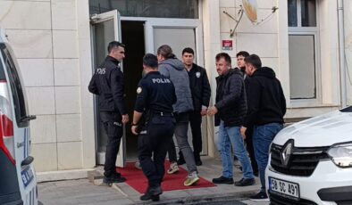 Artvin’de markete saldıran şüpheliler Sivas’ta yakalandı