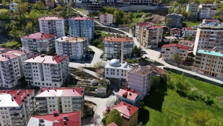 Artvin’in ‘ayaklı camisi’ farklı mimarisiyle dikkat çekiyor