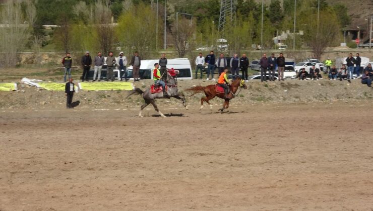 Bayburt’ta ciritçi babadan, cirit düğünü