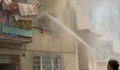 Bursa’da 2 katlı binada yangın çıktı
