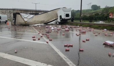 Bursa’da alkol yüklü tır devrildi