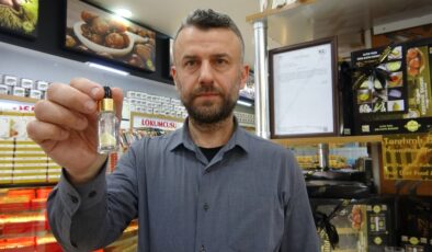 Bursa’da altını şifa niyetine yemeklere katıyor