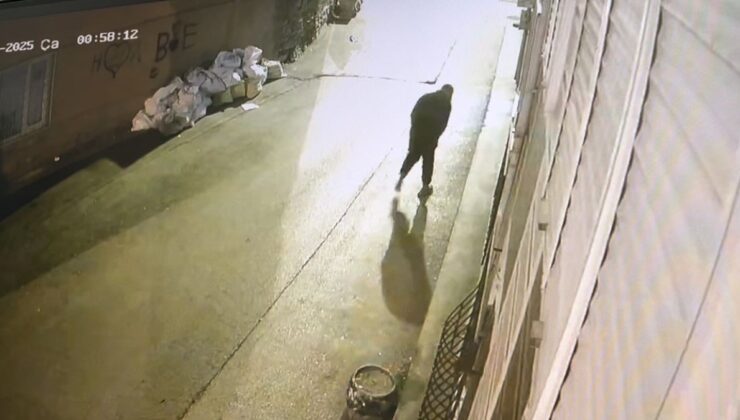 Bursa’da gece ev soyan sakar hırsız: Olay yerinde telefonunu düşürdü