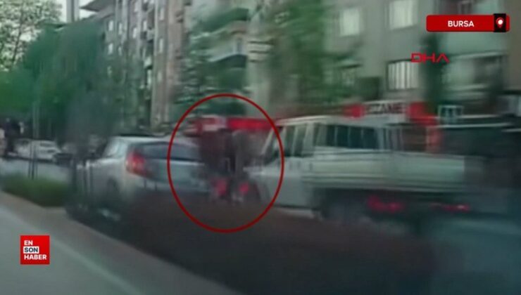 Bursa’da yayaya yol vermek için duran otomobile motosikletin çarptığı kaza