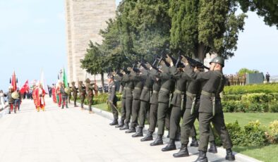 Çanakkale Kara Savaşları’nın 110’uncu yıl dönümünde şehitler anıldı