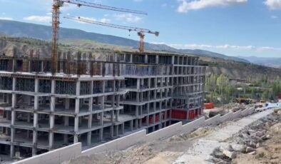 Çankırı’da personel kule vinçten düştü