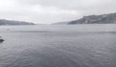 Deprem anında İstanbul Boğazı’ndaki hareketlilik kameralara yansıdı