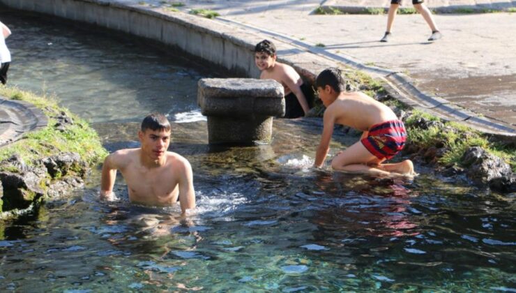 Diyarbakır’da çocukların süs havuzu sezonu başladı