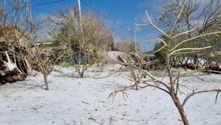 Dolu yağışı Antalya’yı beyaza bürüdü