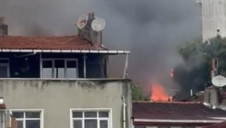 Fatih’te 3 gecekonduda yangın