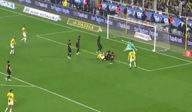 Fenerbahçe taraftarını üzen an! Milan Skriniar’ın topu direkten döndü
