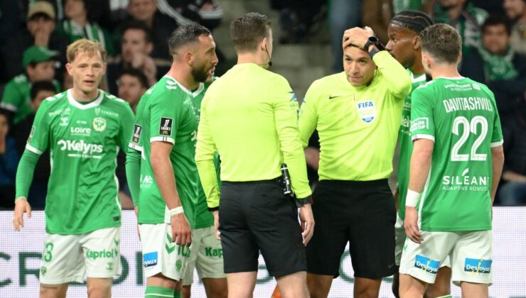 Fransa’da şaşkına çeviren olay: Hakeme tribünden mermi attılar