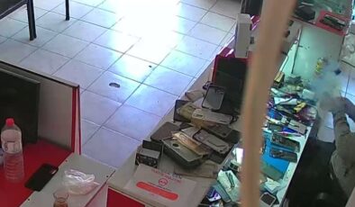 Gaziantep’te telefon bataryası tamir sırasında alev alarak patladı