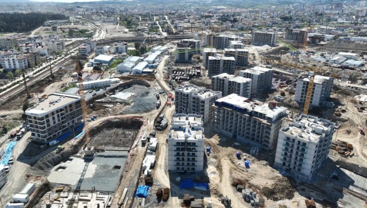 Hatay’da asrın felaketinin ardından yüzlerce bina yükseliyor