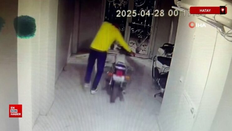 Hatay’da bir apartmanda bulunan motosikleti çalan hırsız