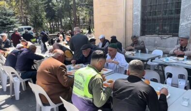 İmaret Camii’nde yüzlerce yıllık yemek geleneğİ