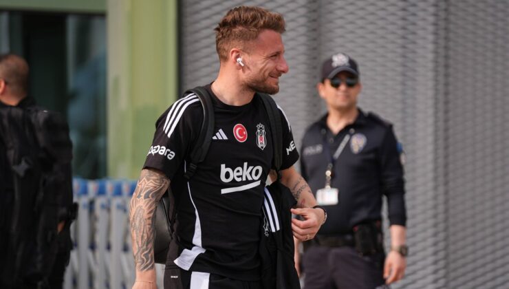 Immobile’den gece yarısı paylaşımı: Altın ayakkabı ile mesaj