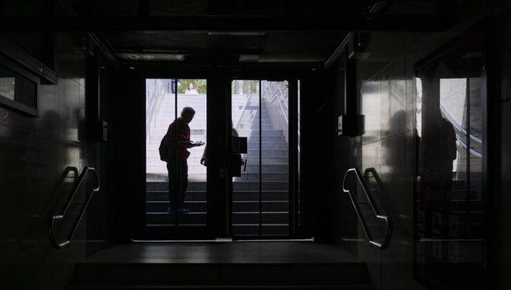 İspanya’da yaşanan elektrik kesintisi büyük ölçüde giderildi