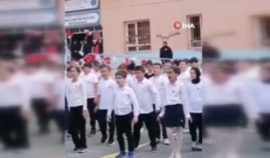 İstanbul’da 23 Nisan gösterisi sırasında depreme yakalandılar