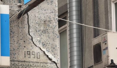 İstanbul’da çatlak tespit edilen 3 bina mühürlendi